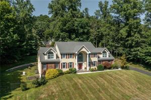8 Misty Brook Lane