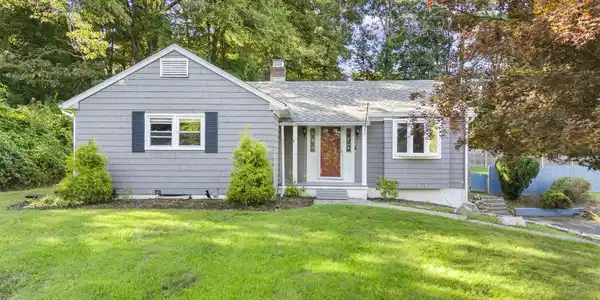 25 Indian Head Road