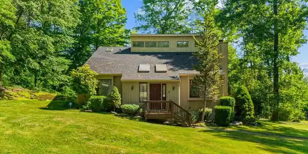 16 Contemporary Drive