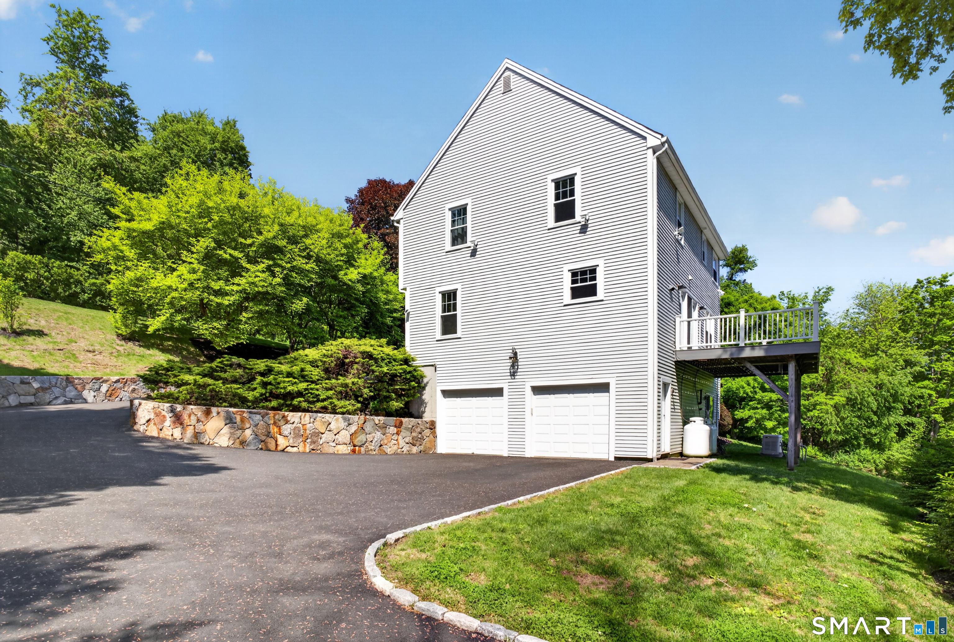 Image 3: Stonewalls add timeless charm
