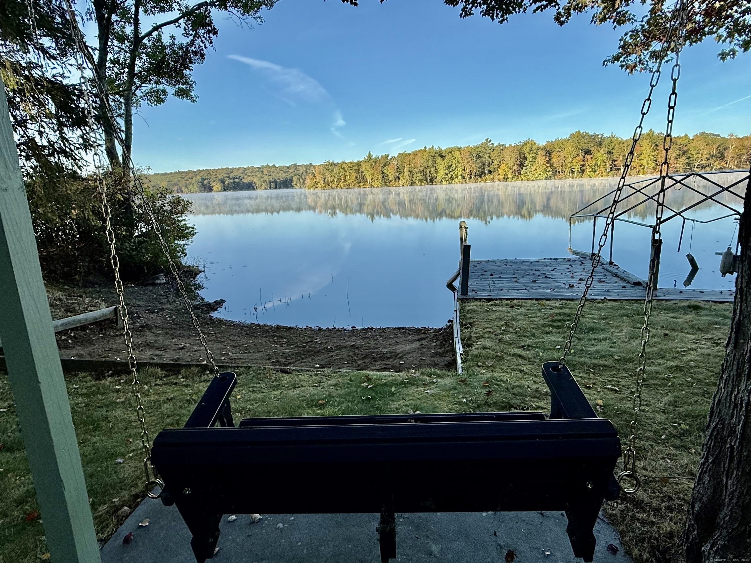 Image 2: Amazing Lake Views!