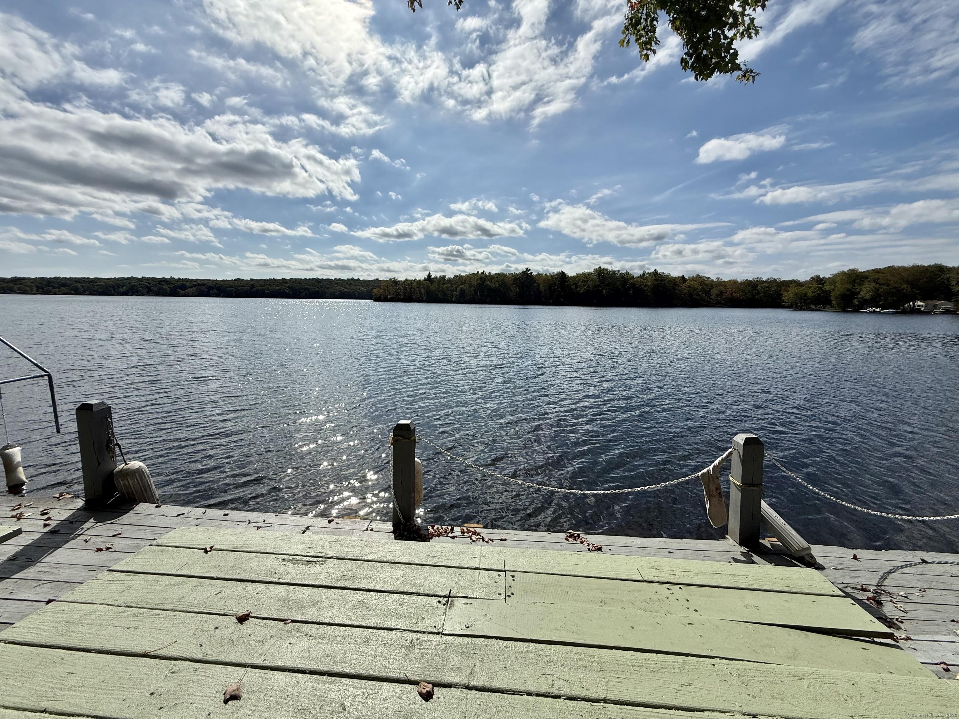 Image 4: Large Dock! 