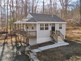 49 Mohegan Trail
