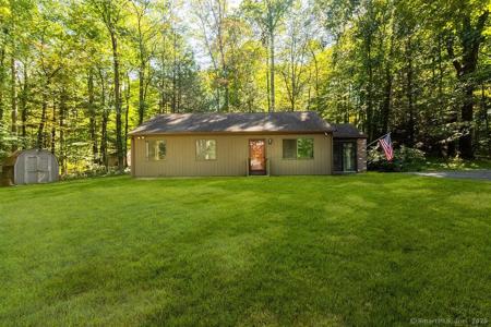 66 Narragansett Trail