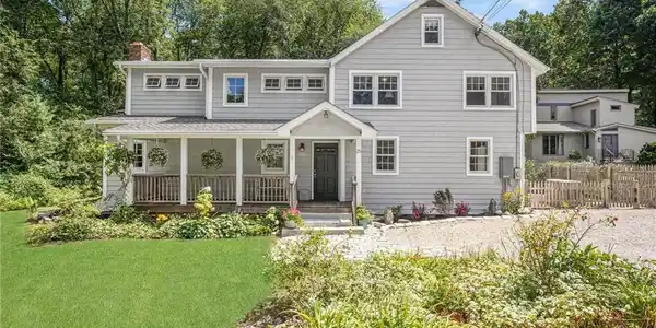 25 Lake Road