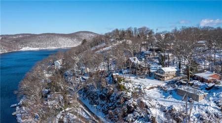 2 Waterview Drive