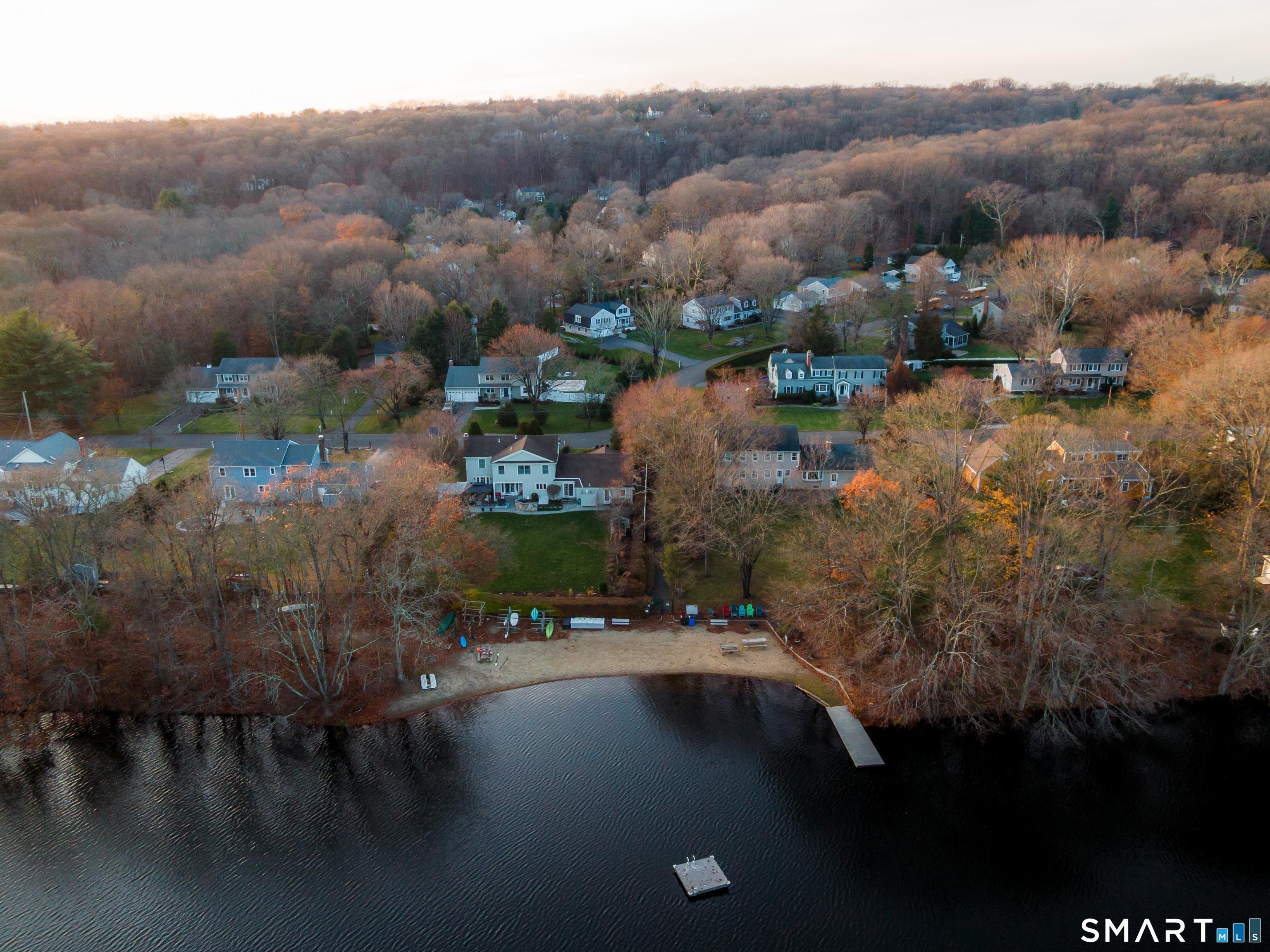 Image 3Lake: Private beach / lake front for swimming, paddle-boarding, kayaking.