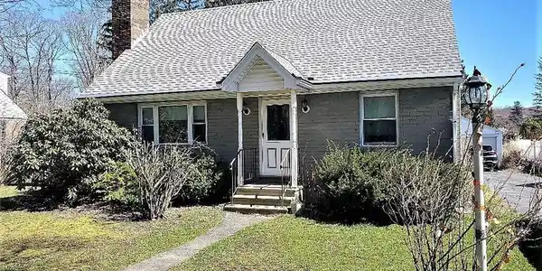 3 Lakeview Park