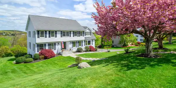 16 Huntington Drive