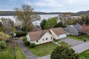 12 Crestway