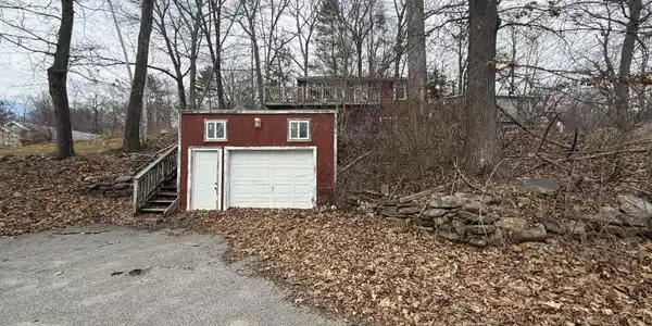 22 Lakeview Drive