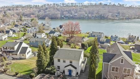 13 Candlewood Knolls Road