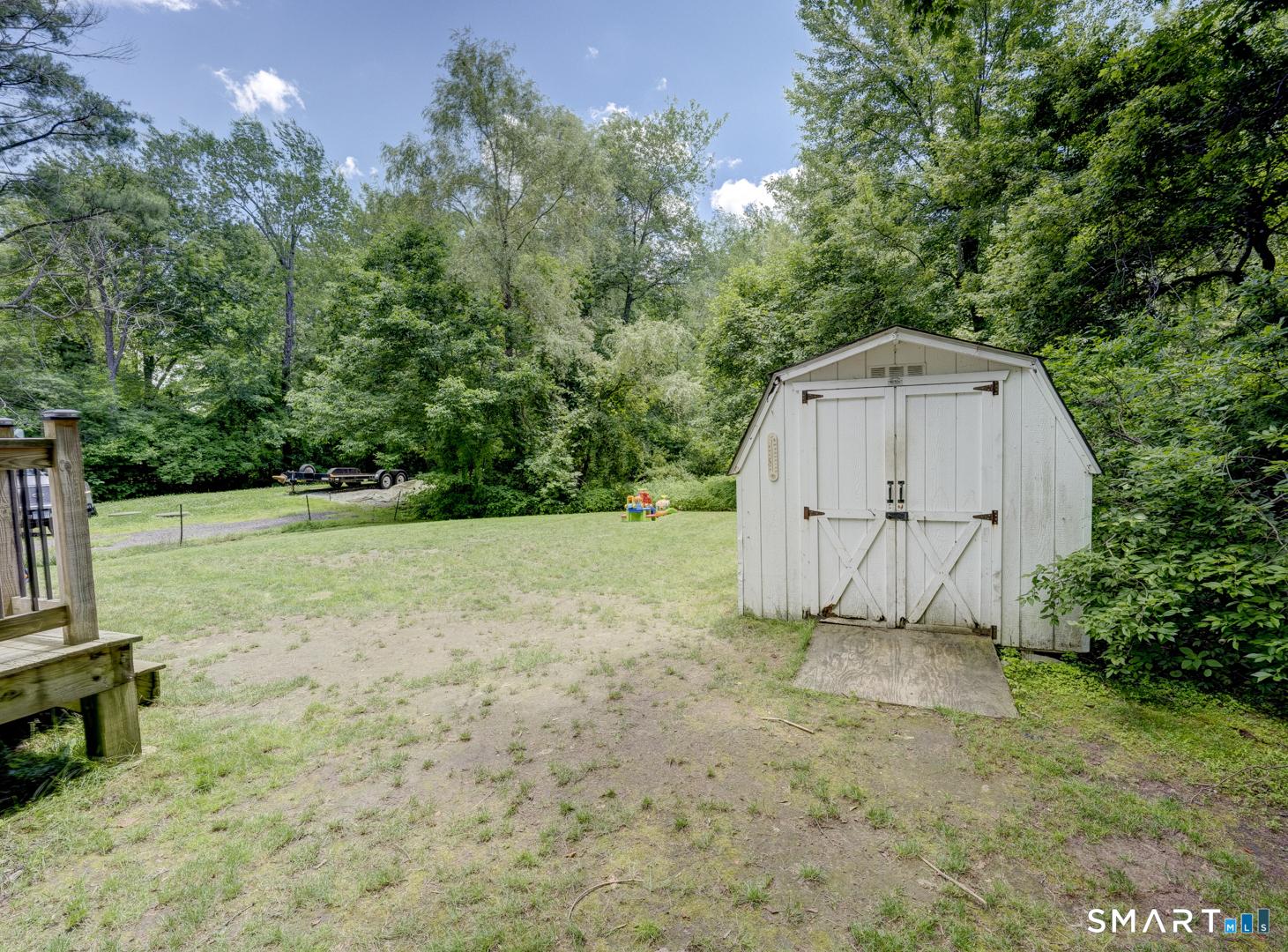 Image 4: Shed