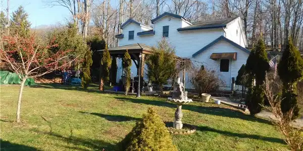1 Poplar Trail