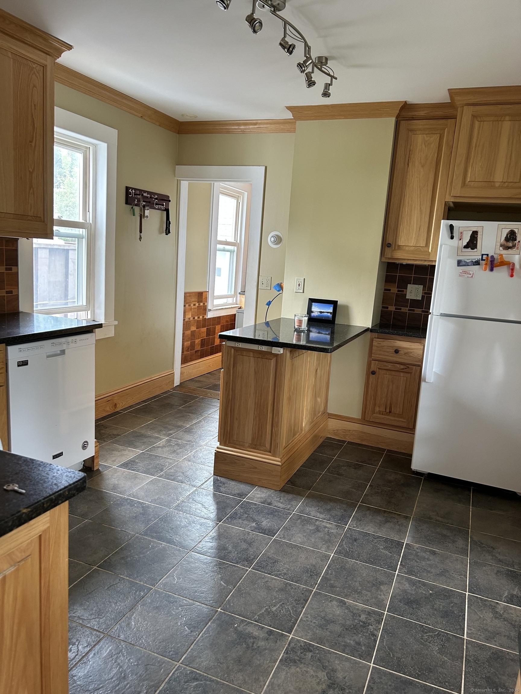 Image 3Kitchen