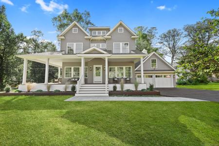 251 Winnepoge Drive