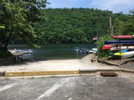 8 Mohawk Trail