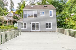 72 Edgelake Drive