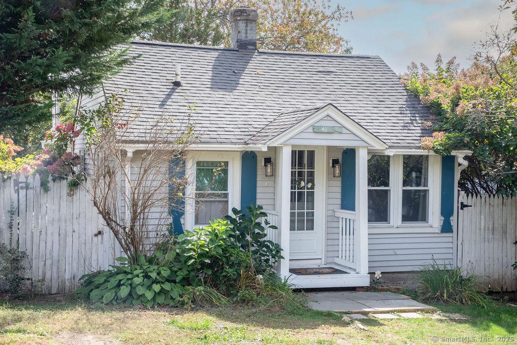 Image 1Front of House