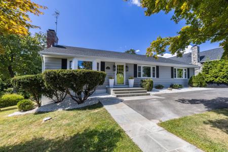 16 Candlewood Acres Road