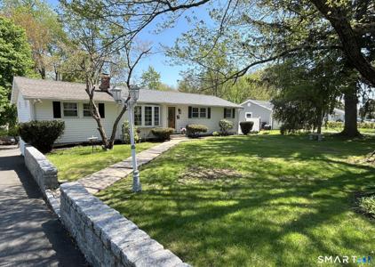 43 Meadowbrook Road