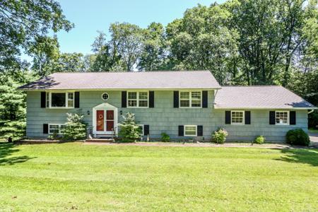 11 Chestnut Hill Drive