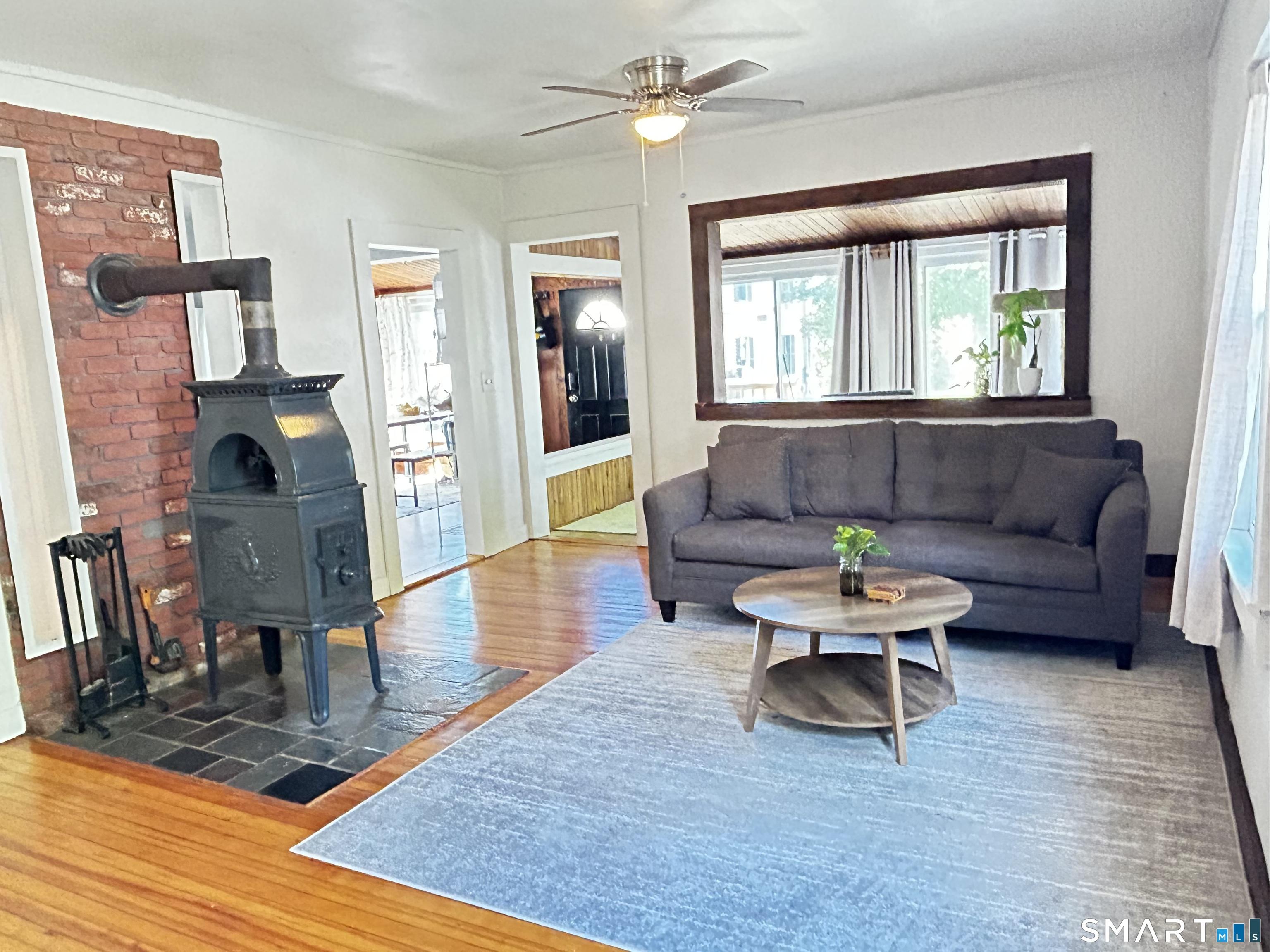 Image 3Living Room