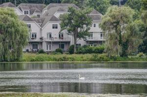 73 Boulevard Drive