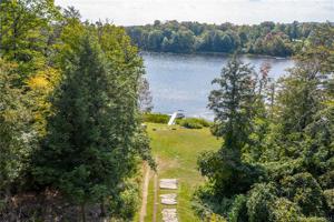 16 Pond Ridge Road