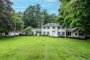 4 Hidden Brook Drive