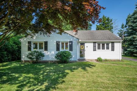 28 Race Brook Road