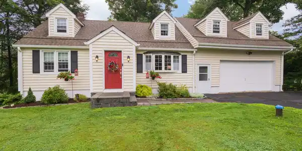 8 Donnelly Drive