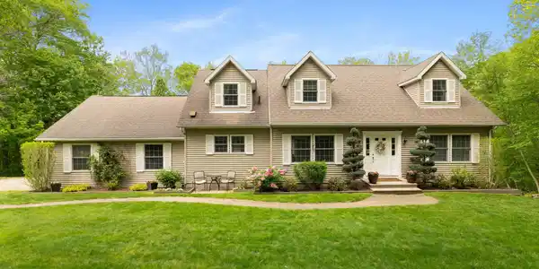 21 Dilaj Drive