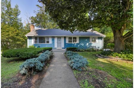 226 East Wakefield Boulevard