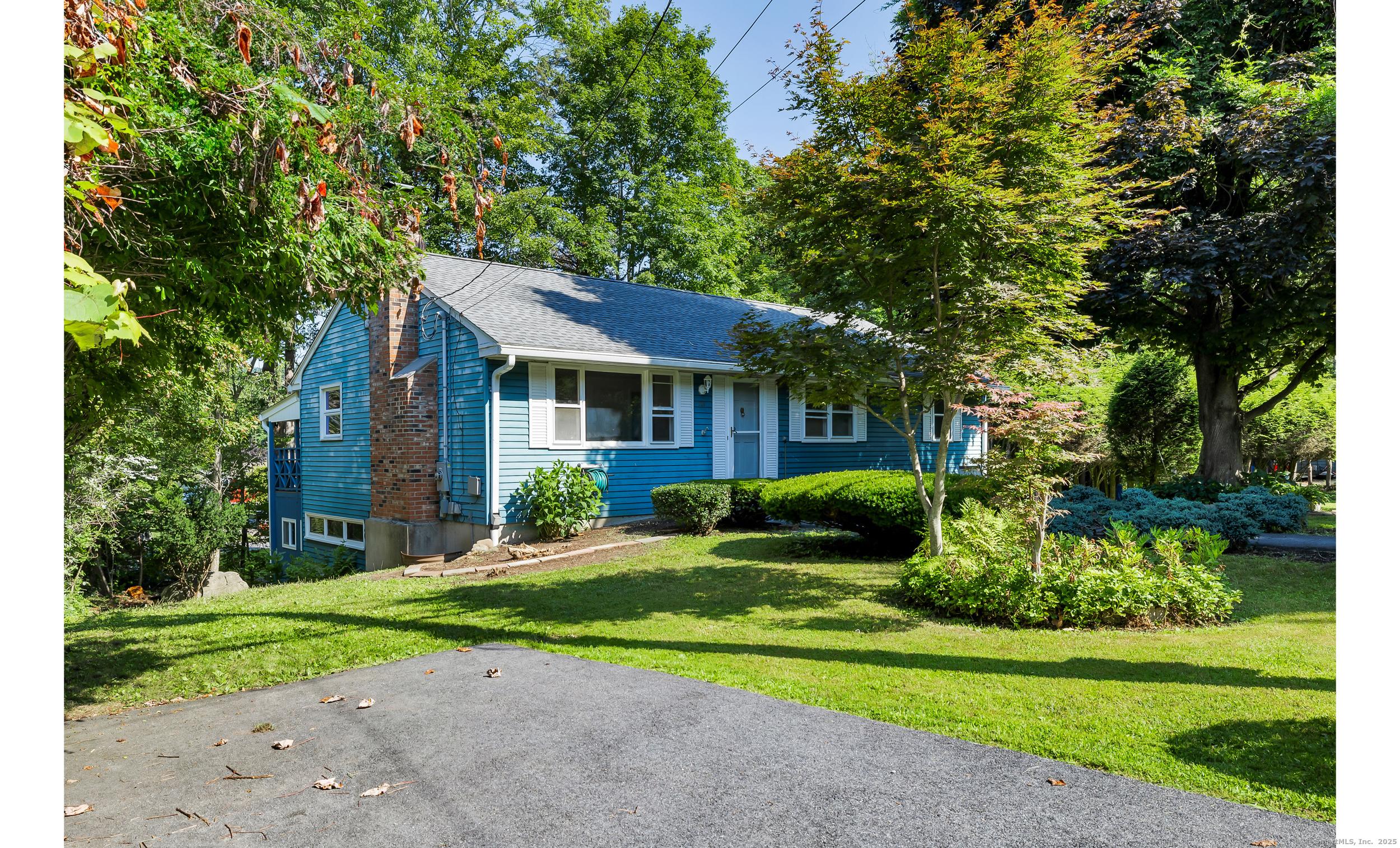 Image 2: Welcome to your peaceful lake retreat
