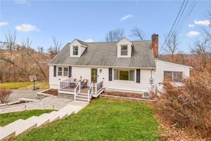 11 Laurel Drive