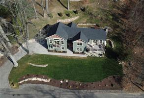 3 Lake Point Drive