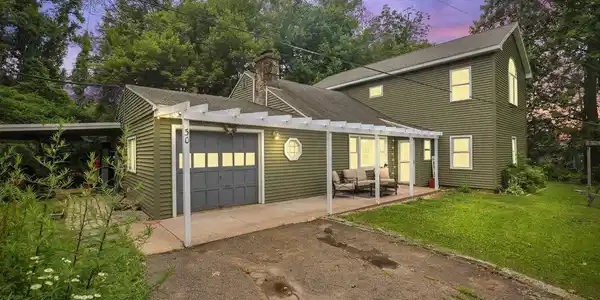 30 Lake Road