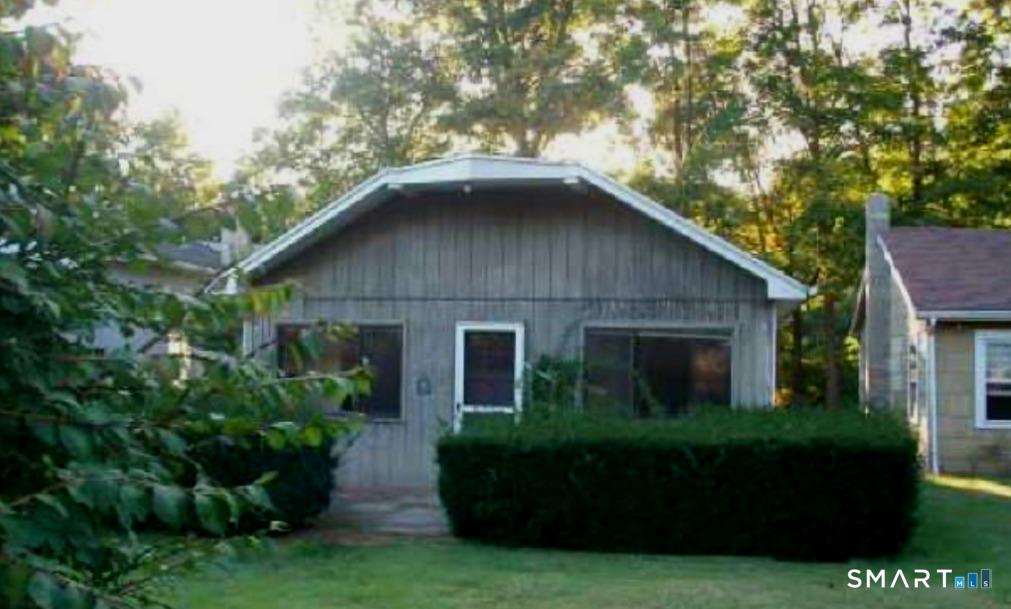 Image 1Front of House