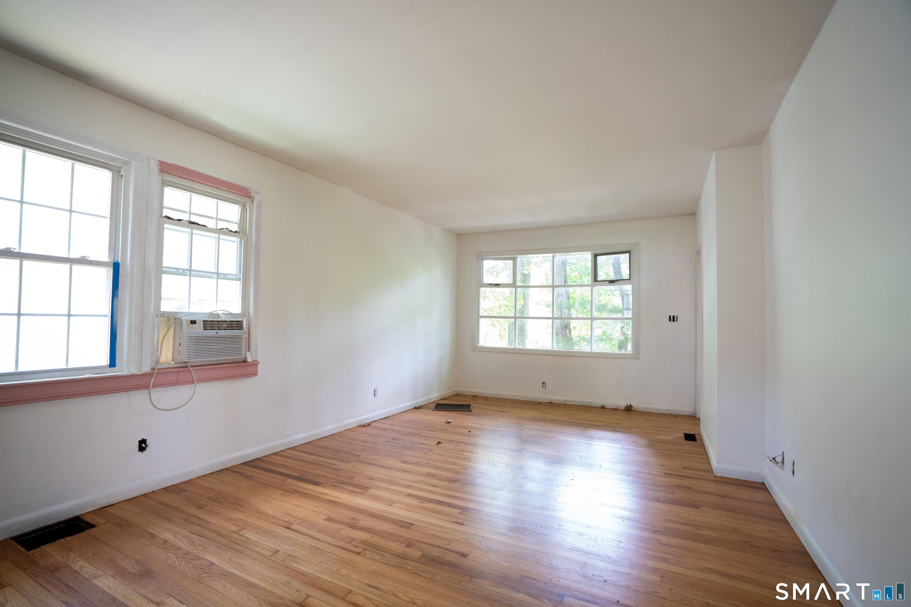 Image 4Living Room