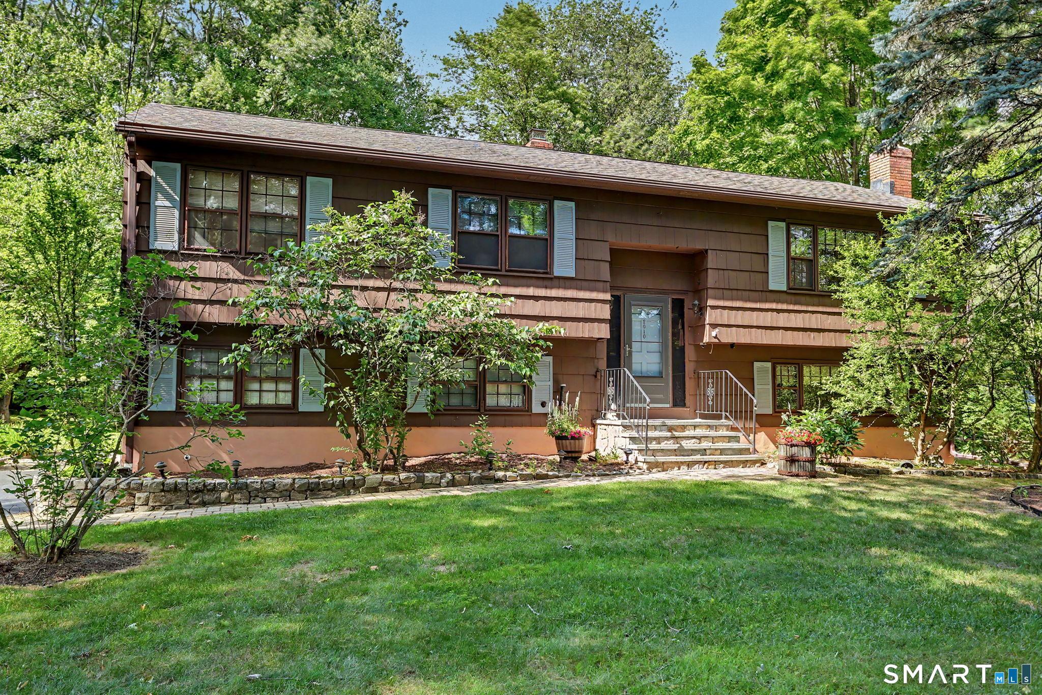 Image 1Front of House
