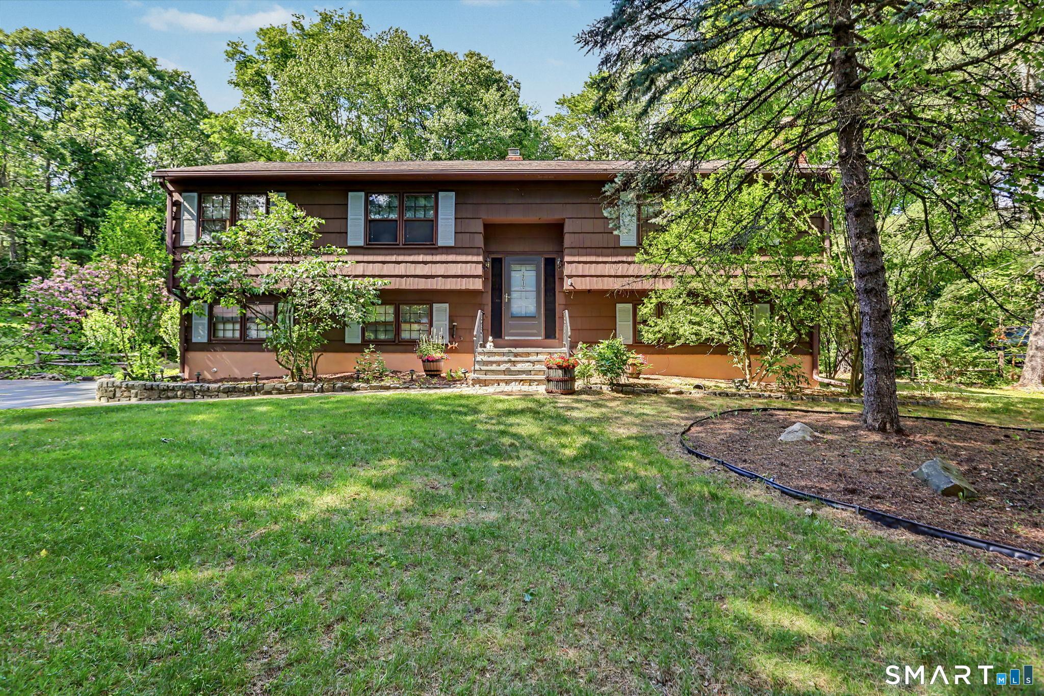 Image 3Front Yard