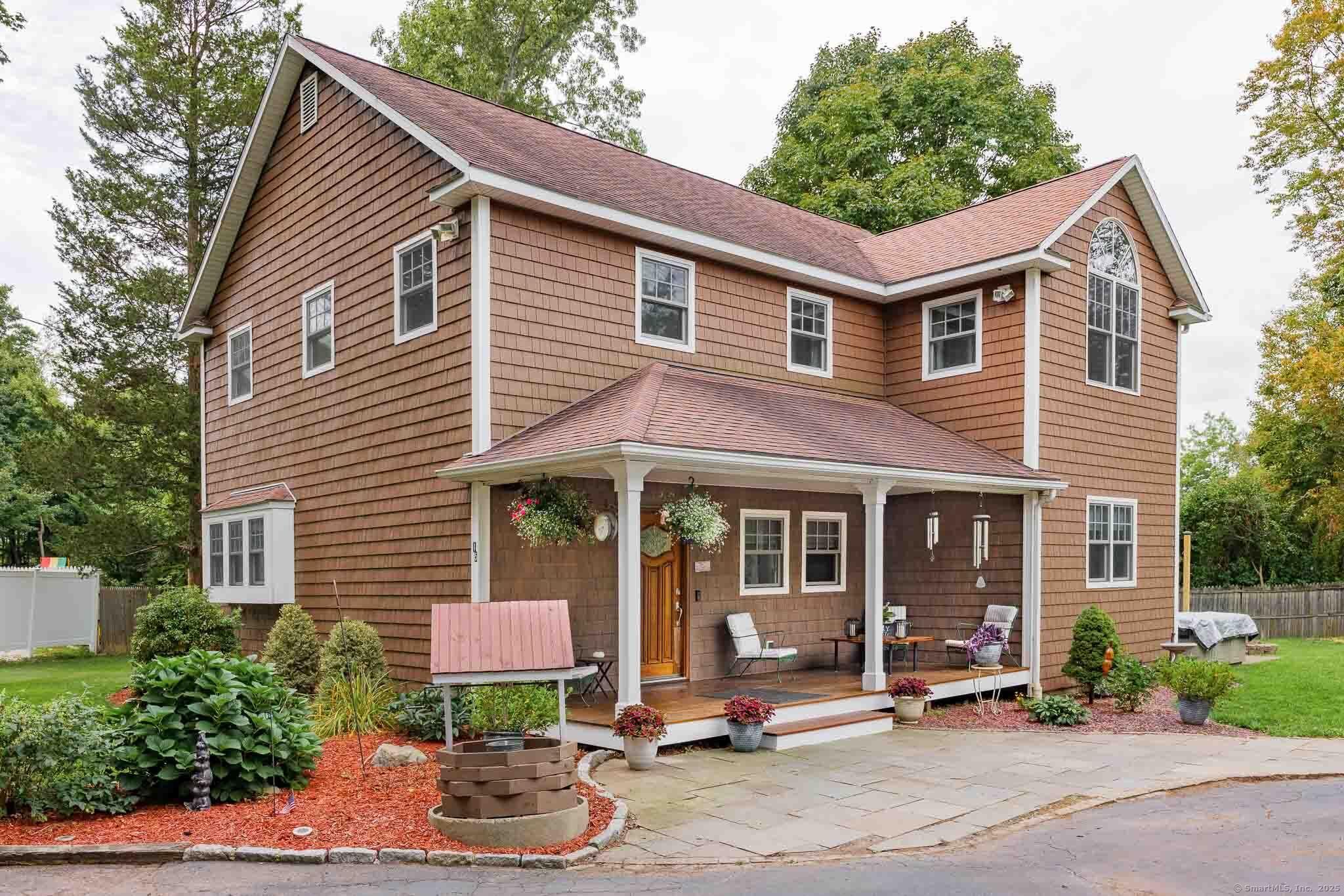 Image 1Front of House