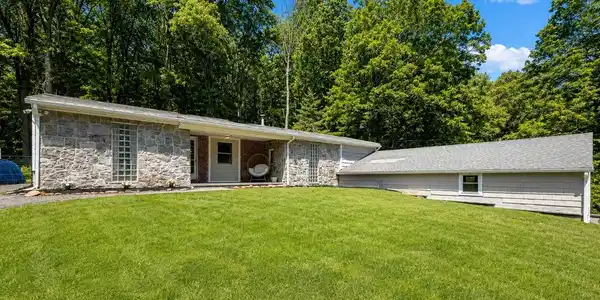 22 Circle Drive