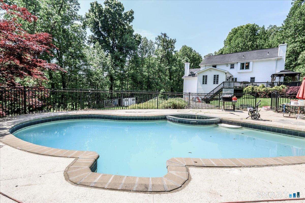 Image 4Swimming Pool