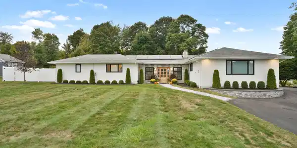 4 Old Farm Road