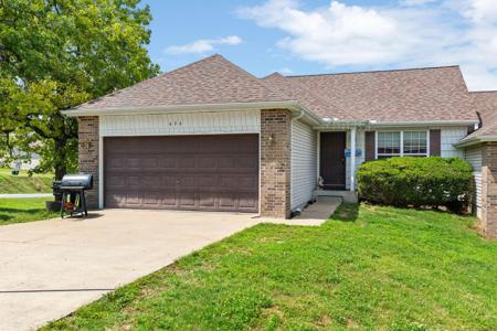 496 Woodland Drive E