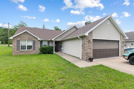111 Birchwood Circle
