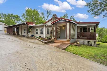 622 Lake Shore Drive