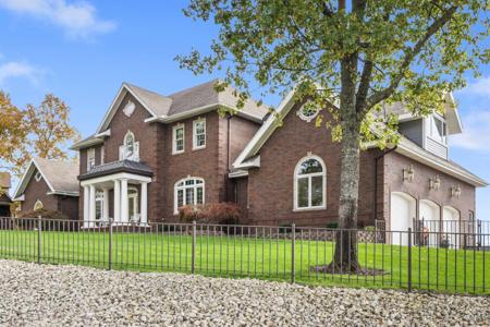229 Grand Pointe
